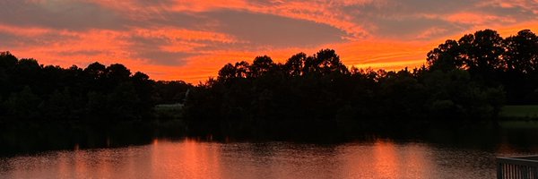 bethHigginB Profile Banner