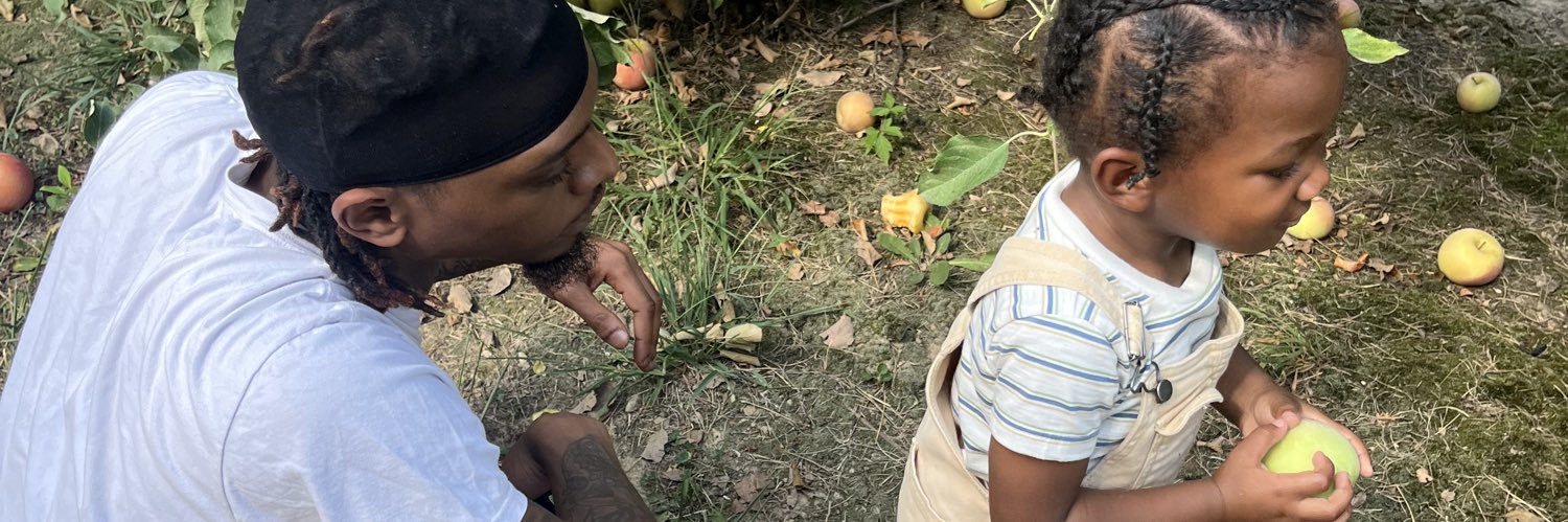 lababyron's profile banner image