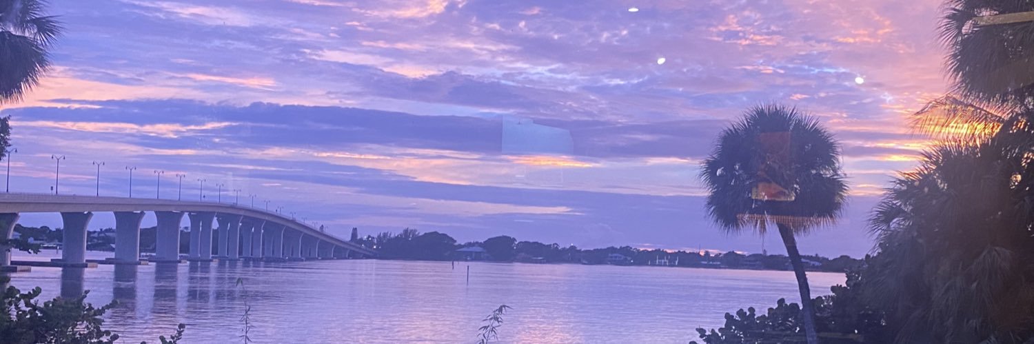 wavvy_dee's profile banner image