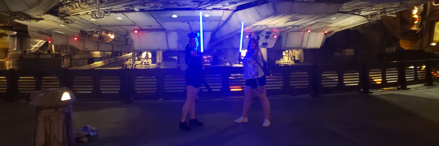 DisneyChic33's profile banner image