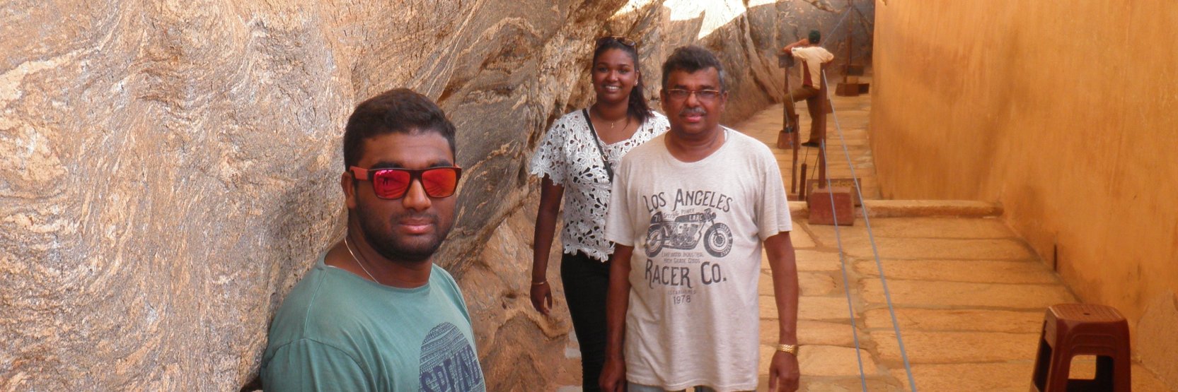 thangaholn's profile banner image