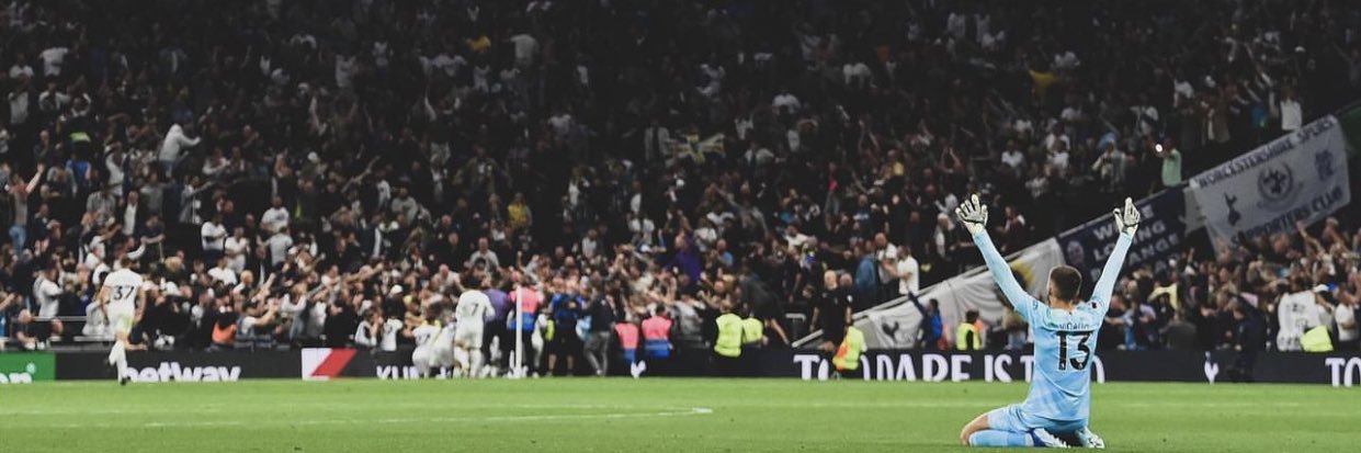 D // W banner