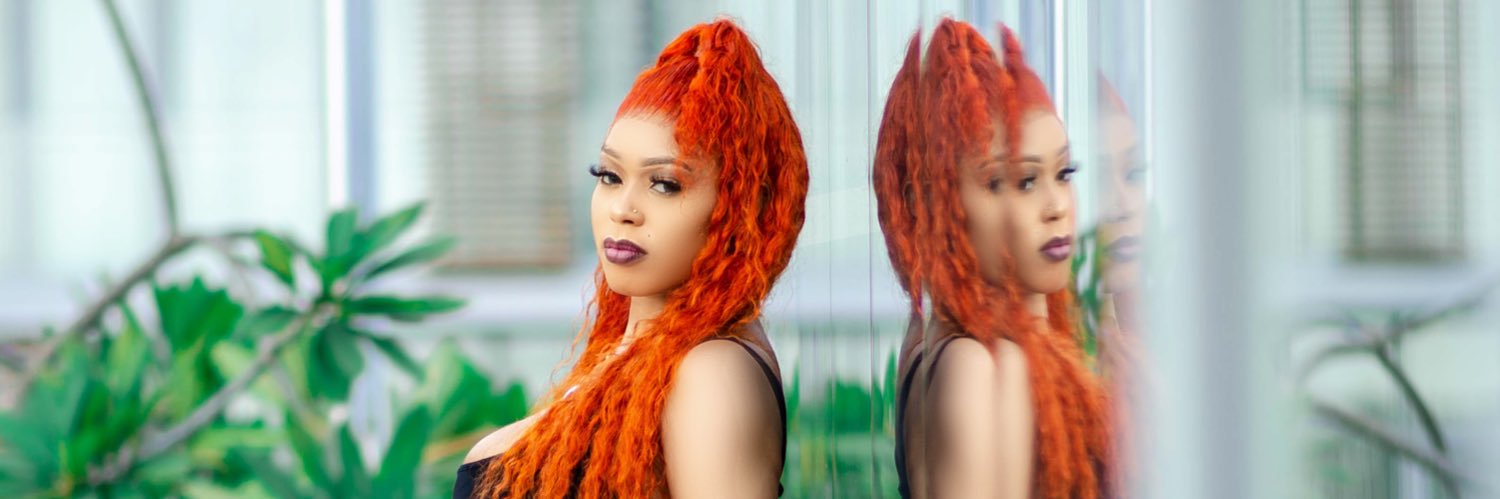 karinamachette's profile banner image
