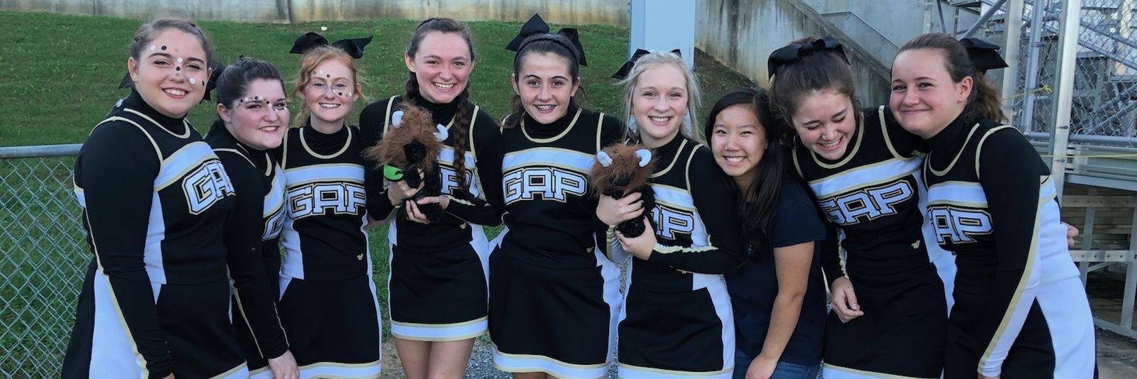 Gap Cheer banner