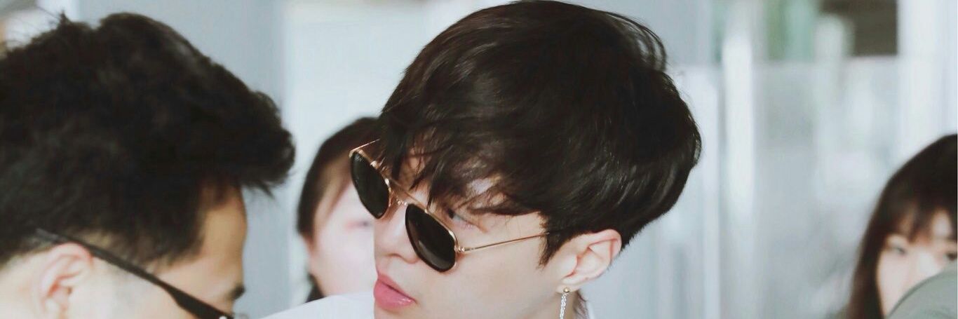 lovingxingyi's profile banner image