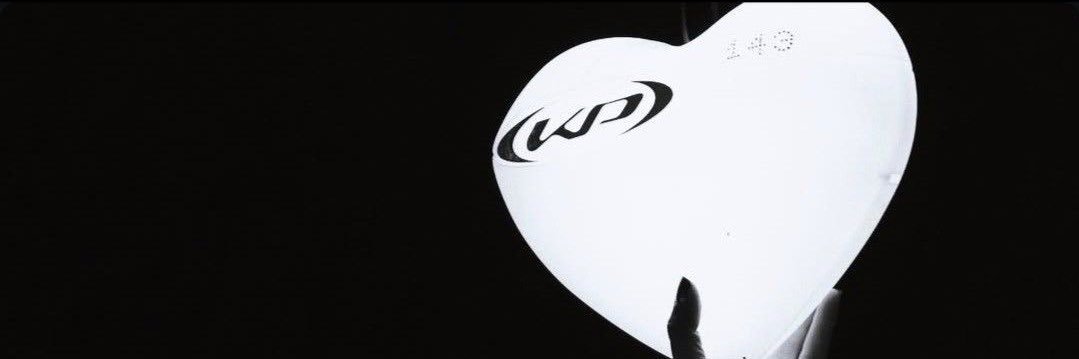 larets ४ banner