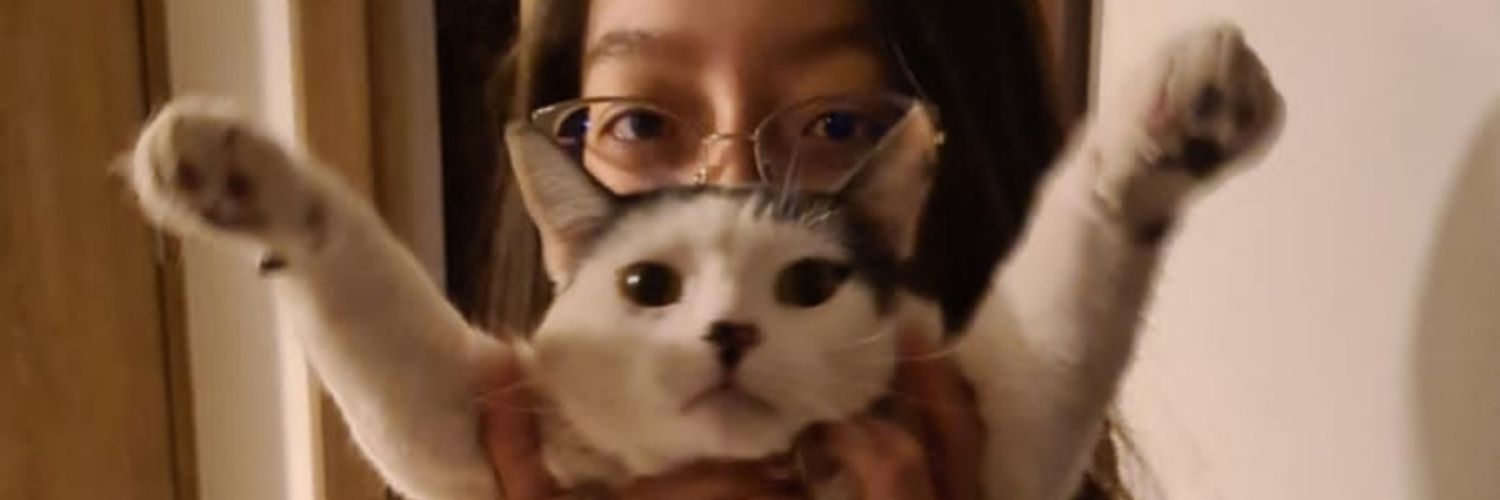Vivianaaa07's profile banner image