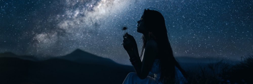 Isia Maria 🧘🏻‍♀️🌍 banner