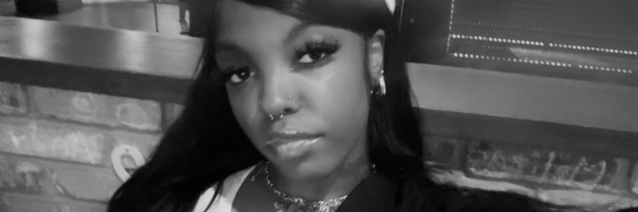luvvnaee's profile banner image