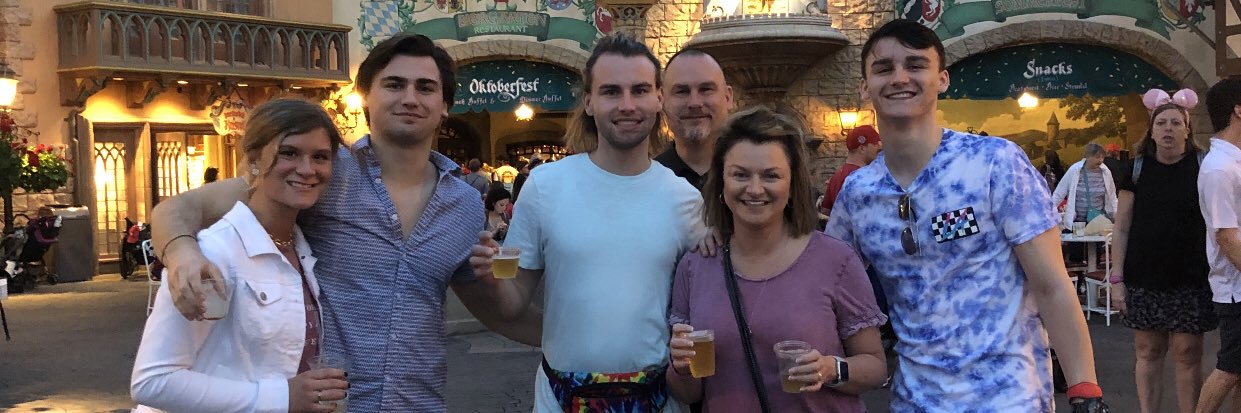 mackowicz's profile banner image