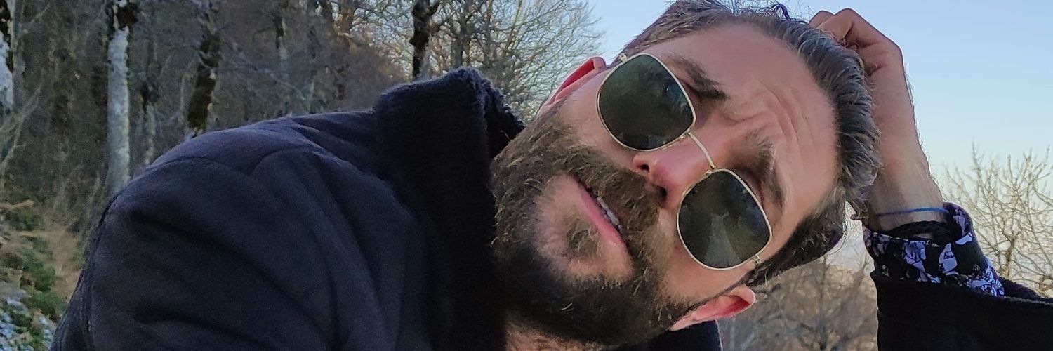 1ismailer's profile banner image