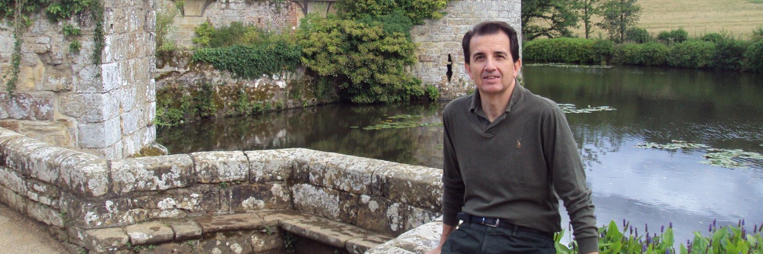 Cristóbal Simón banner