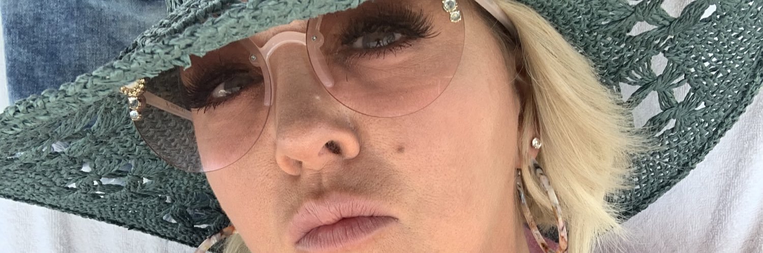 amyperc's profile banner image