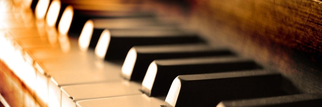 LouThom's profile banner image
