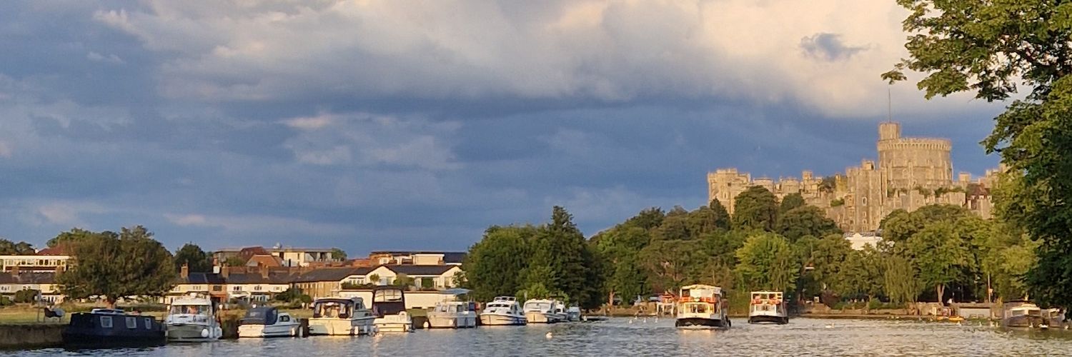 Cristina 🌙 banner