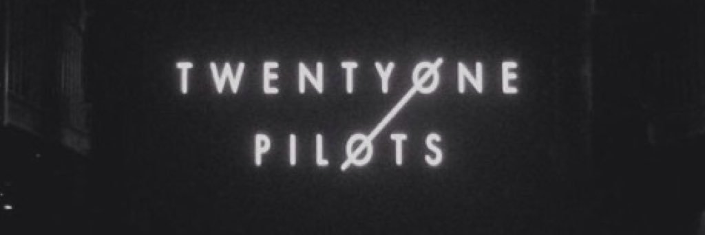 AwesomenessEdit's profile banner image