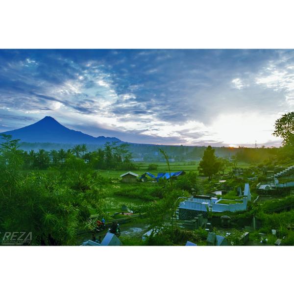 RatihCemplon's profile banner image