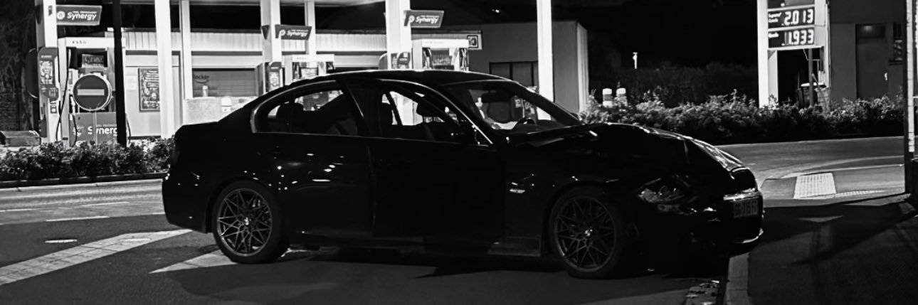 Max banner