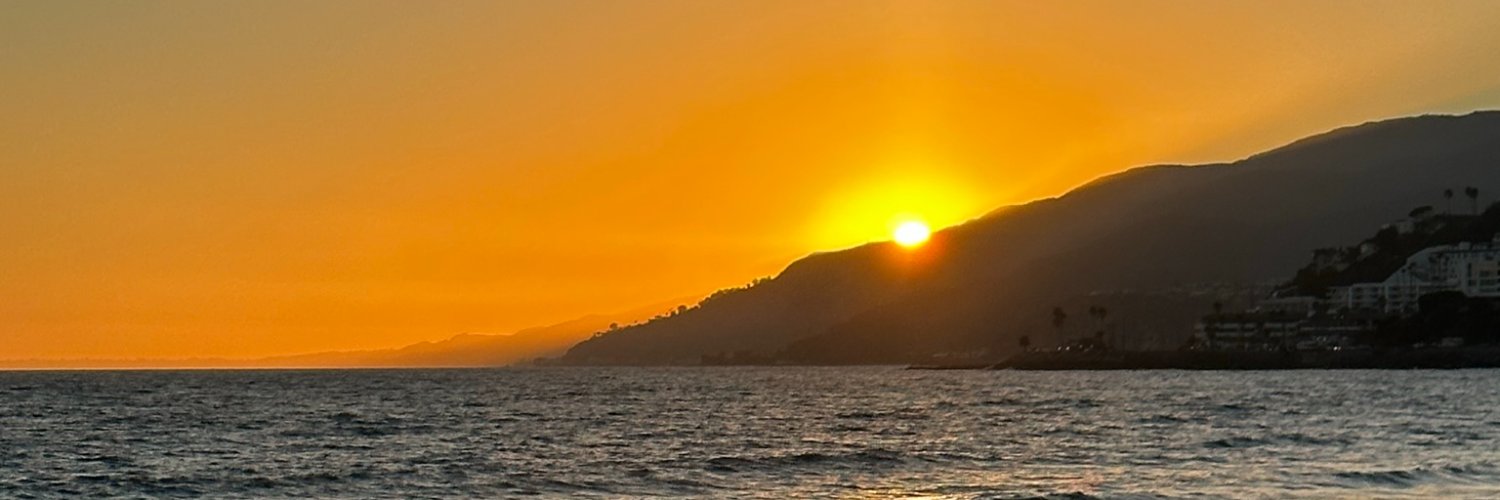 nenareuser's profile banner image