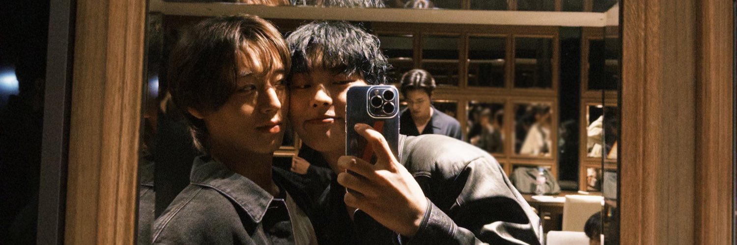kingkimvtae's profile banner image