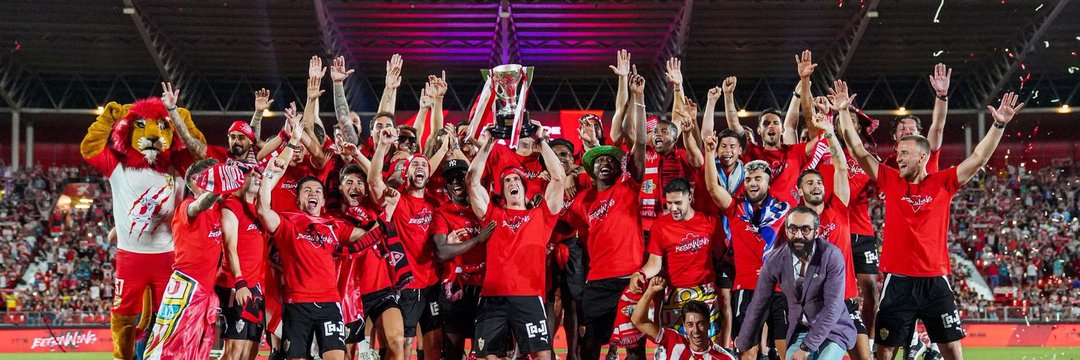 Adolfo García banner