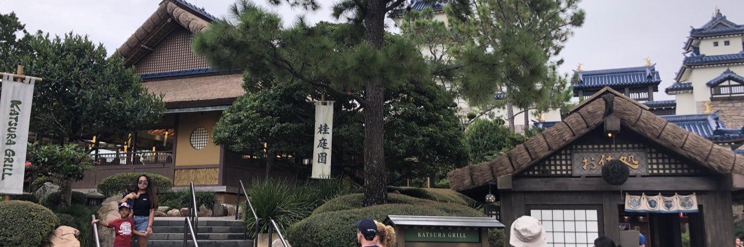 julieee_lim's profile banner image