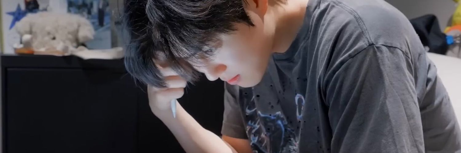 eyools's profile banner image