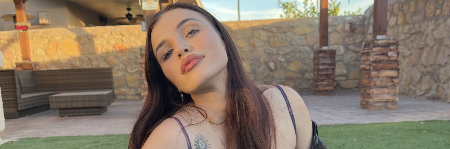 holyliah's profile banner image
