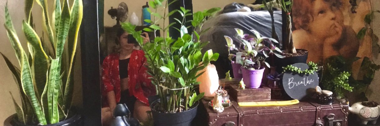 robyn_dah's profile banner image