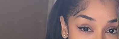 yullie's profile banner image
