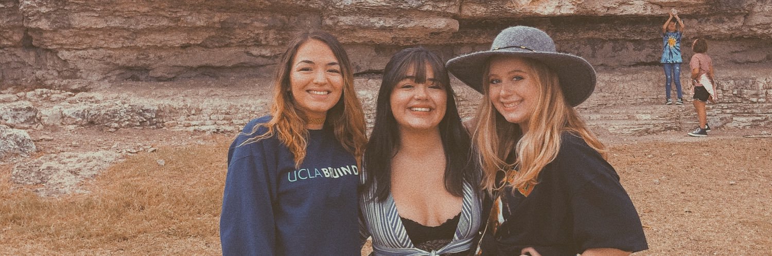juliarenae_'s profile banner image