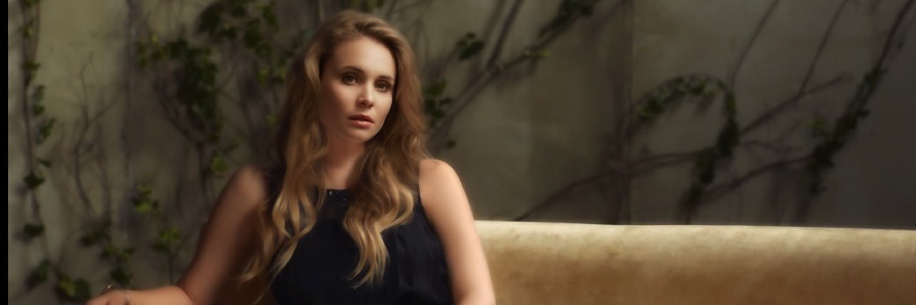 lucymakeer's profile banner image