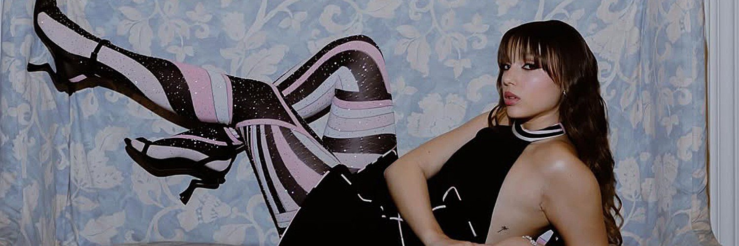 tinisarina's profile banner image