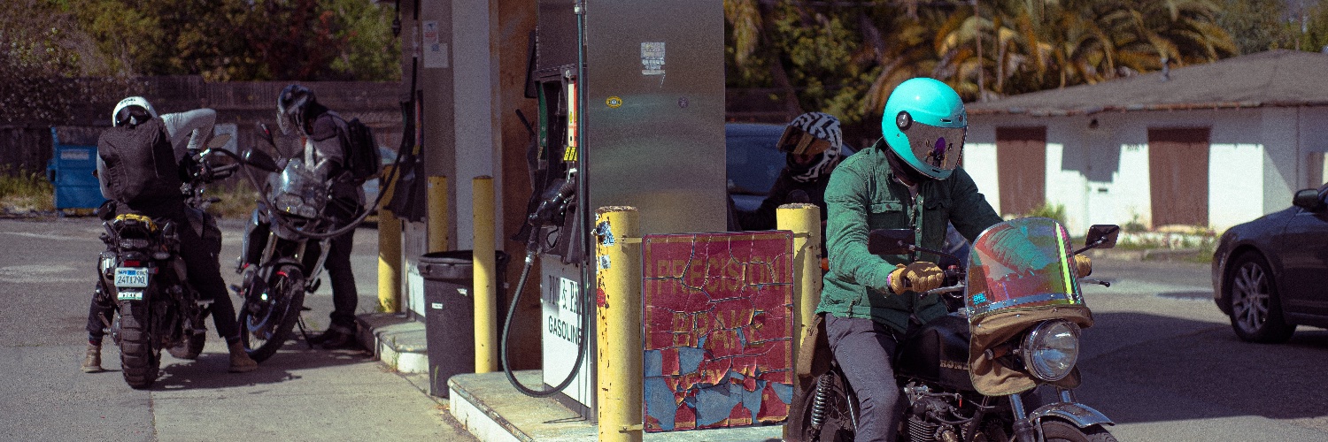 Elle Dwight (They/She) banner