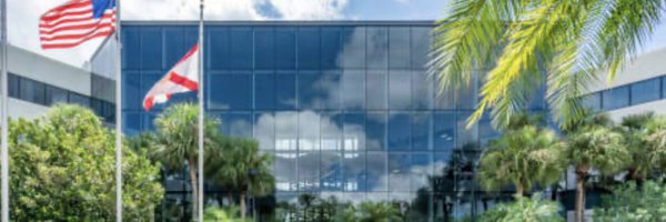 AnnaEcua Profile Banner