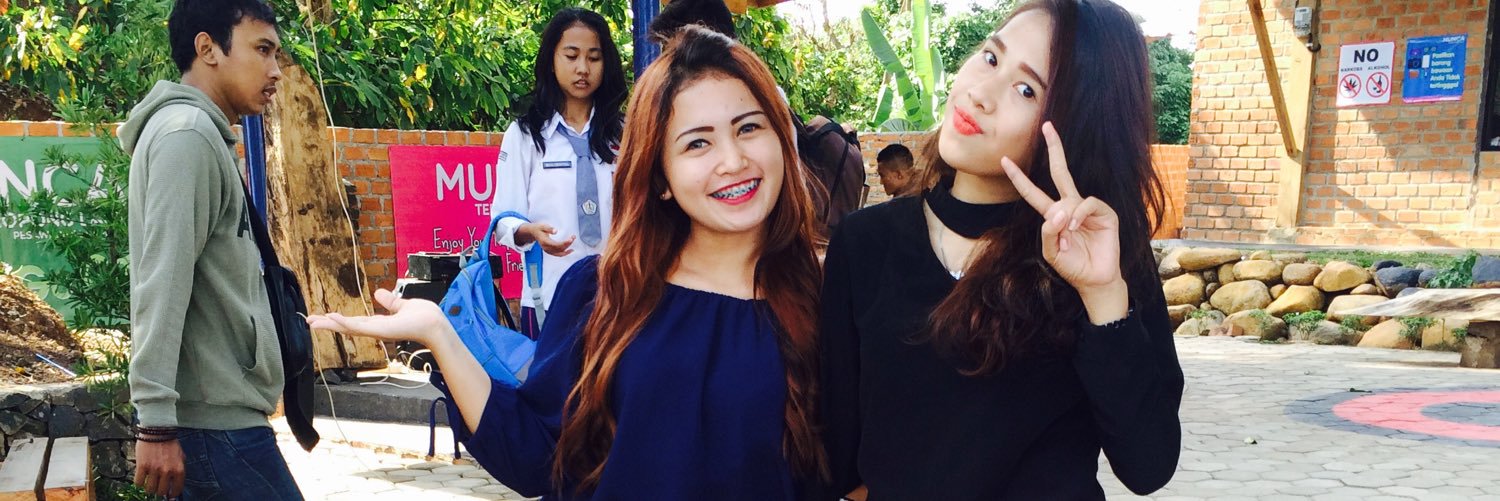 viky_lestary's profile banner image