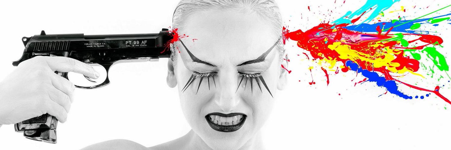 Стрельба из ружья. Лицо в которое выстрелит. Человек с пистолетом у головы. Парень с пистолетом. Лицо в которое выстрелит.