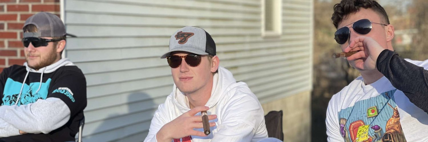 d_witty3's profile banner image