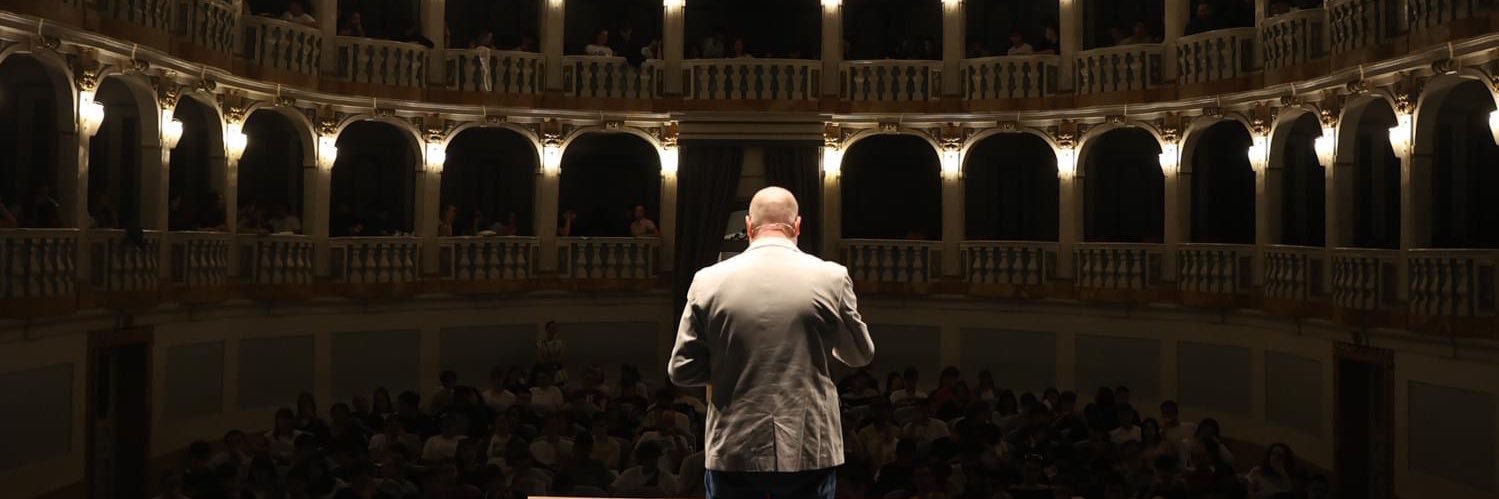 Dario Ronzulli banner