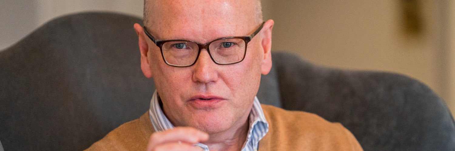 Thomas Östros banner