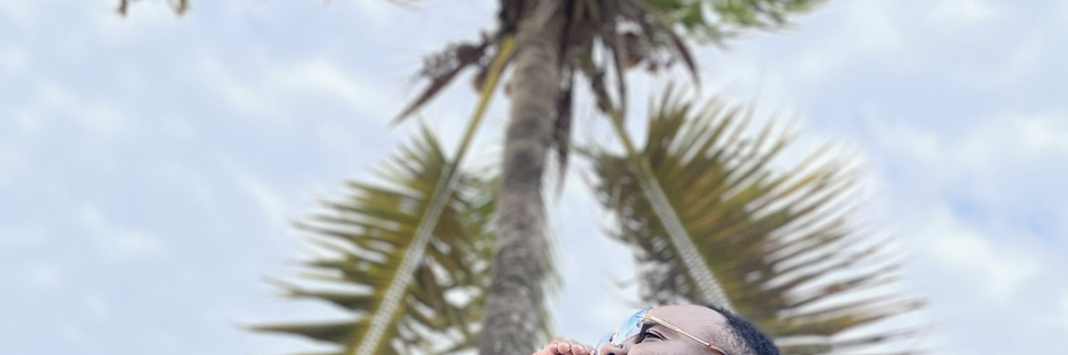 Manoumanal_'s profile banner image