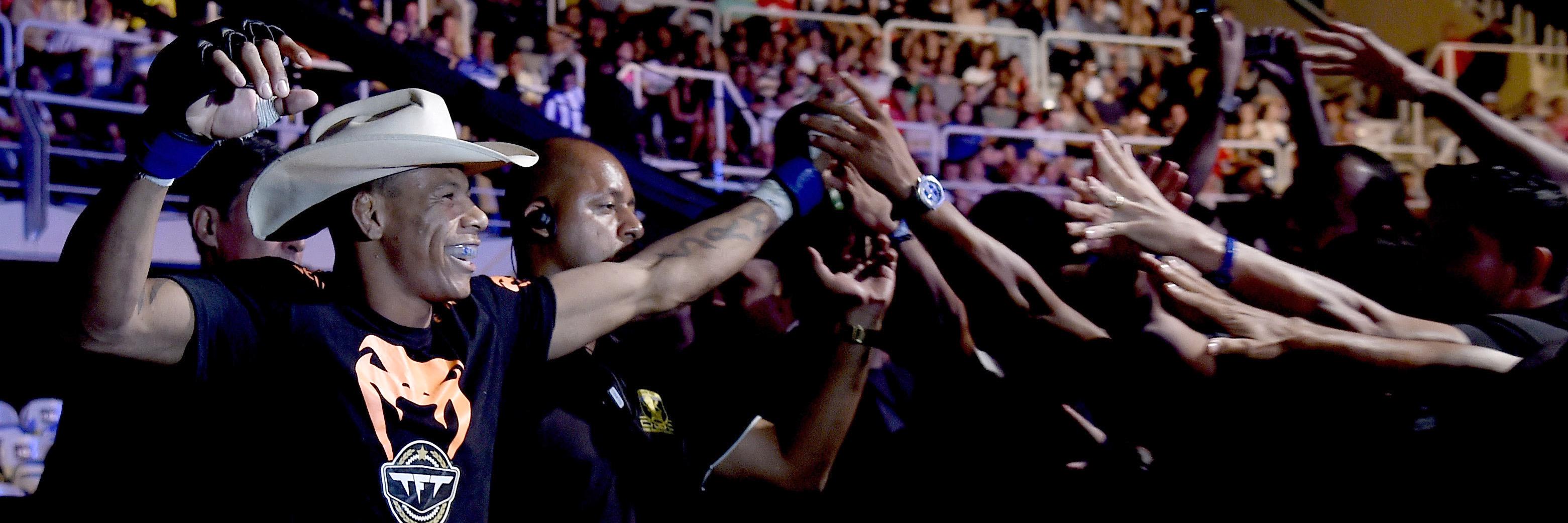 Alex Oliveira banner