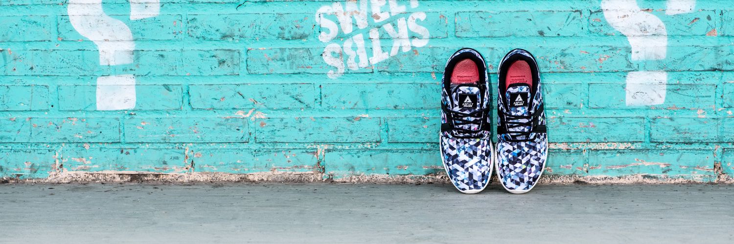 easy_sneakers's profile banner image