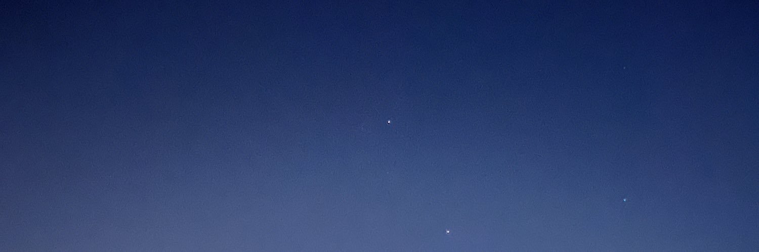 meri_krn's profile banner image
