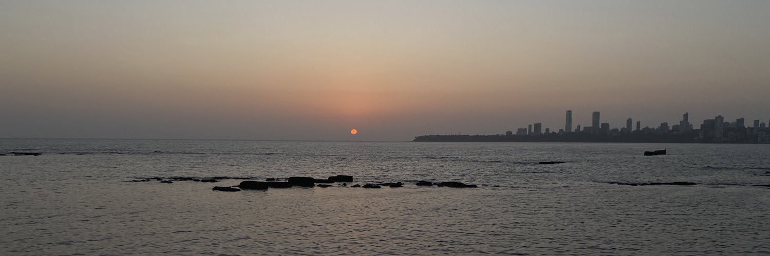 toshee_ta's profile banner image