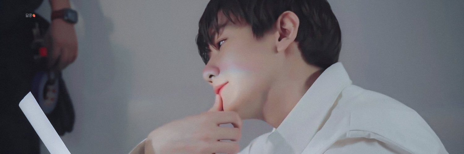 stepbaek's profile banner image