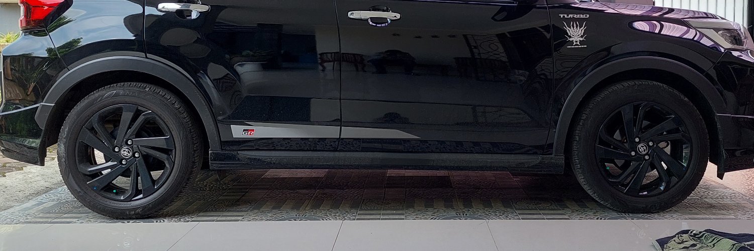 fadhildesanta's profile banner image