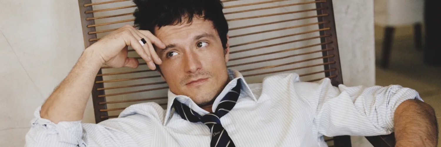 Lisa 🖤🩷 banner