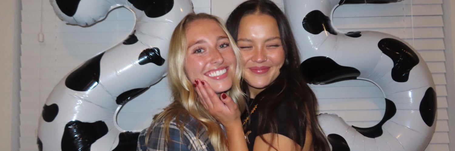 _oliviacaroline's profile banner image