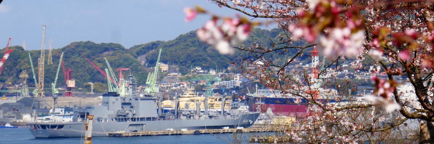 テス湖のテッシー banner